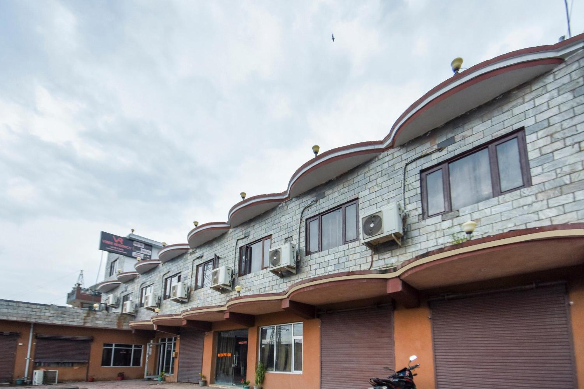 Oyo Flagship Vibes Hotel Nālāgarh Exteriér fotografie
